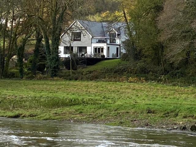 Riverside Stay Gunnislake Екстер'єр фото